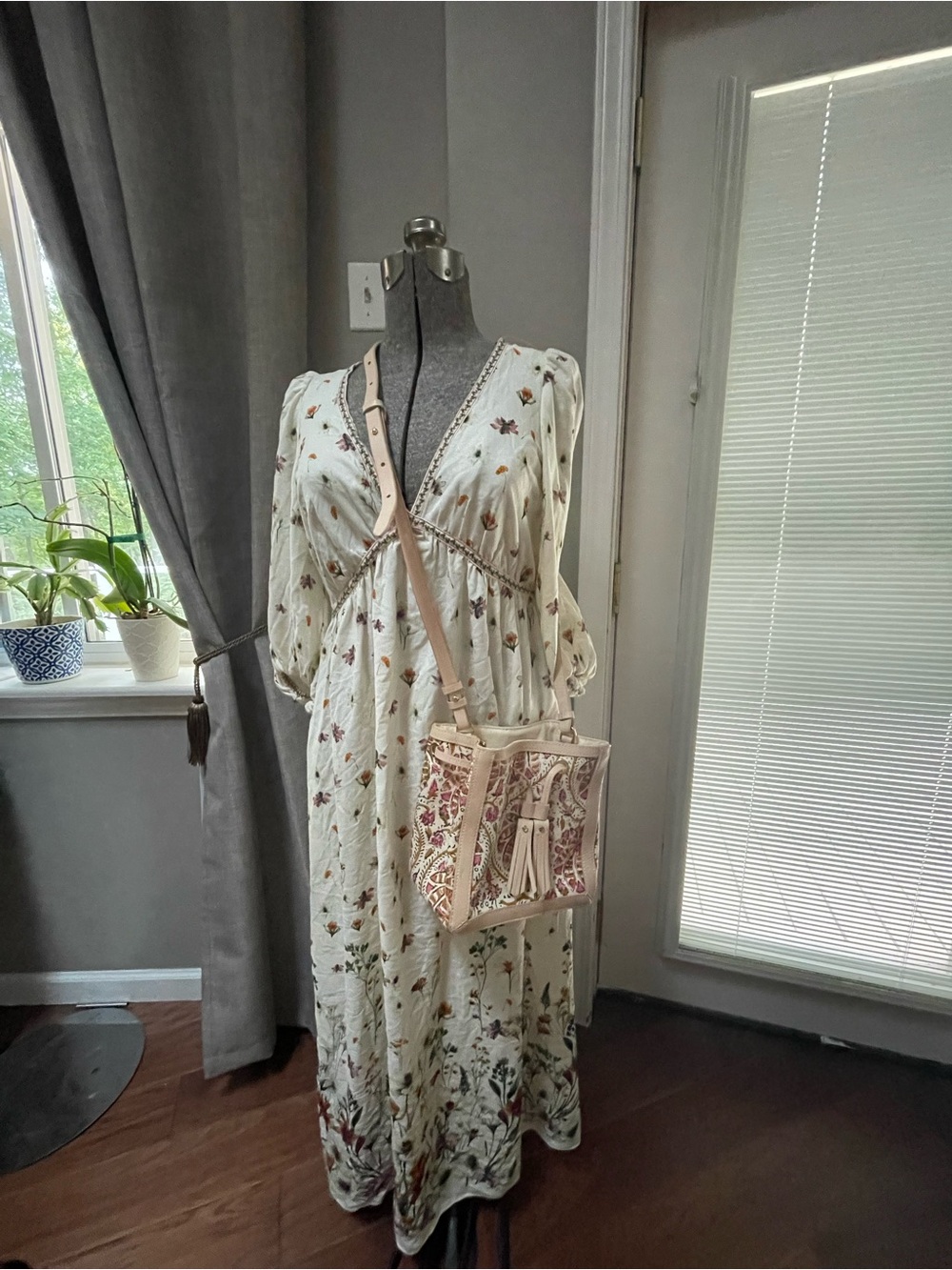 Max Studio London Cream Floral Maxi Dress with Puff Sleeves